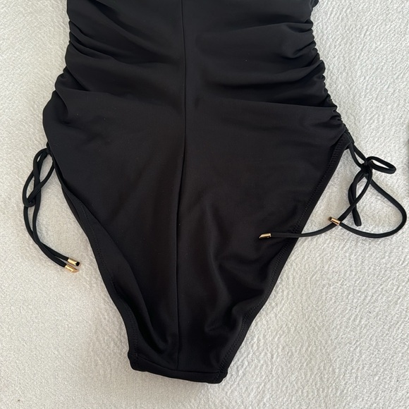 ROBIN PICCONE AUBREY BANDEAU ONE PIECE, Size 12, $176 - Picture 9 of 11